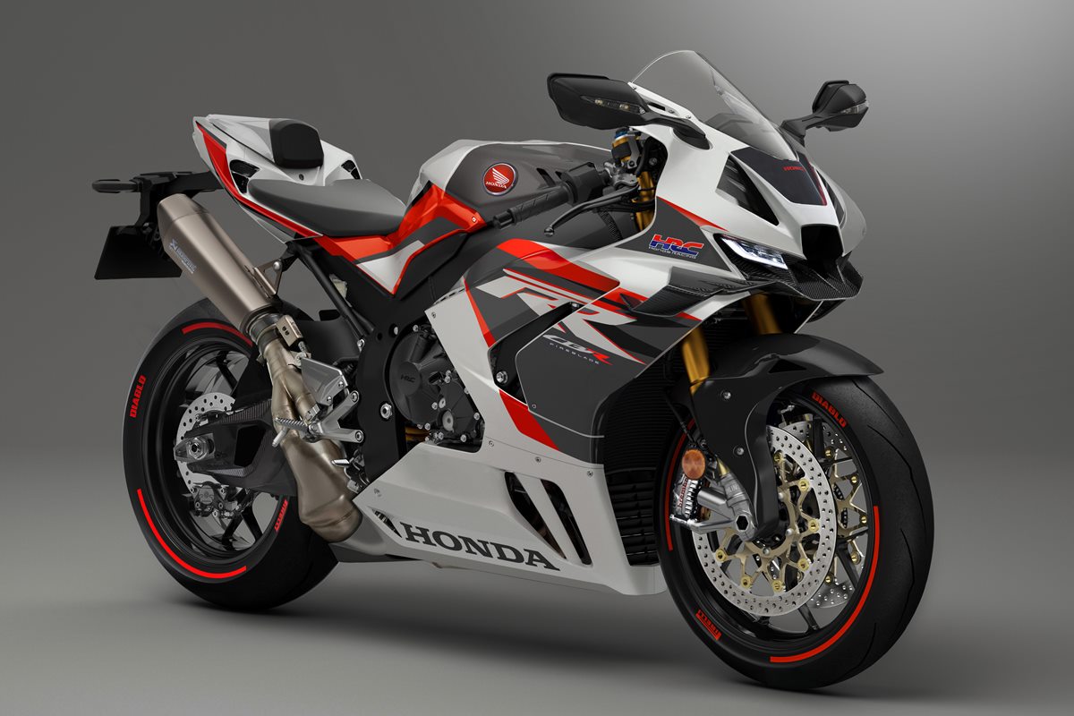 2024 Honda CBR1000RR-R için 18 Yenilik