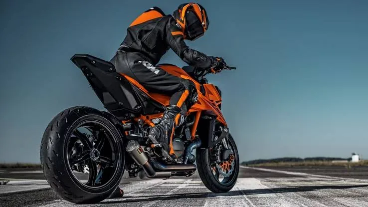 KTM-1290-Super-Duke-R