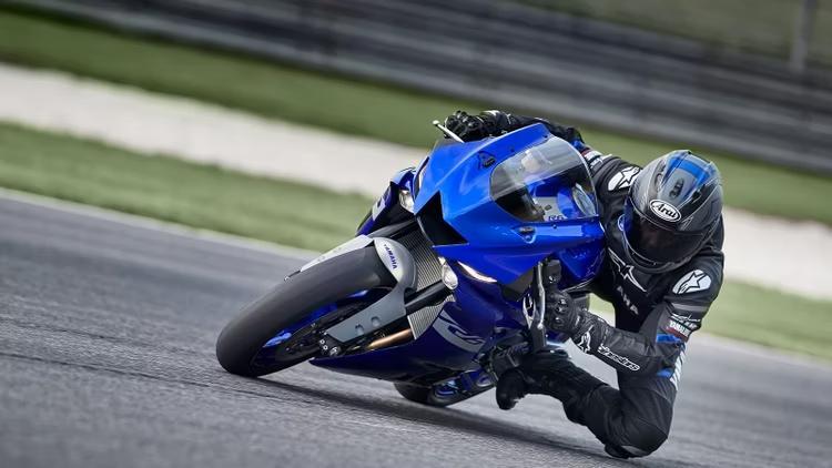 Nihayet! Yamaha YZF-R6 Yerine YZF-R9
