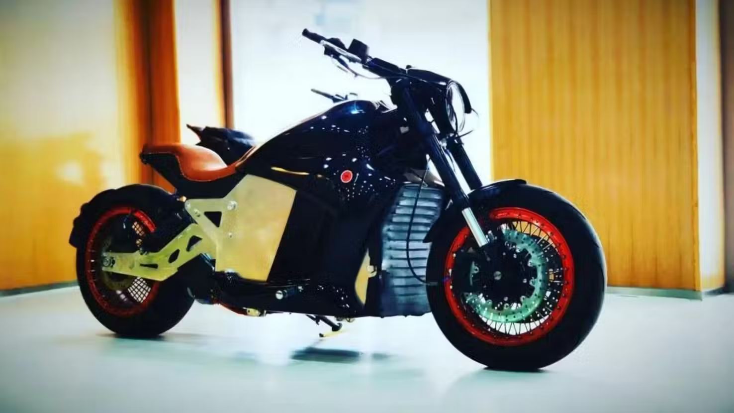 Dünyanın En Uzun Menzilli Elektrikli Motosikleti