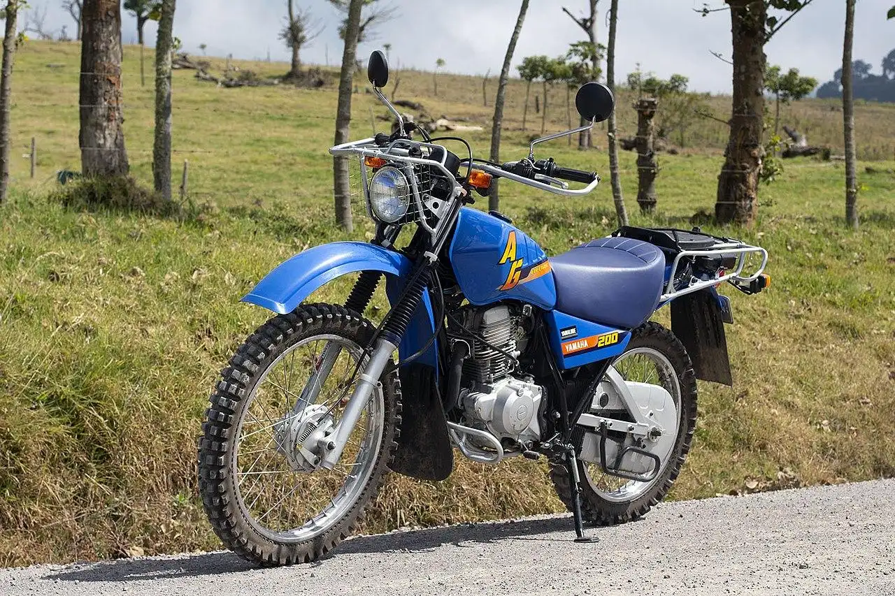 Yamaha AG 200