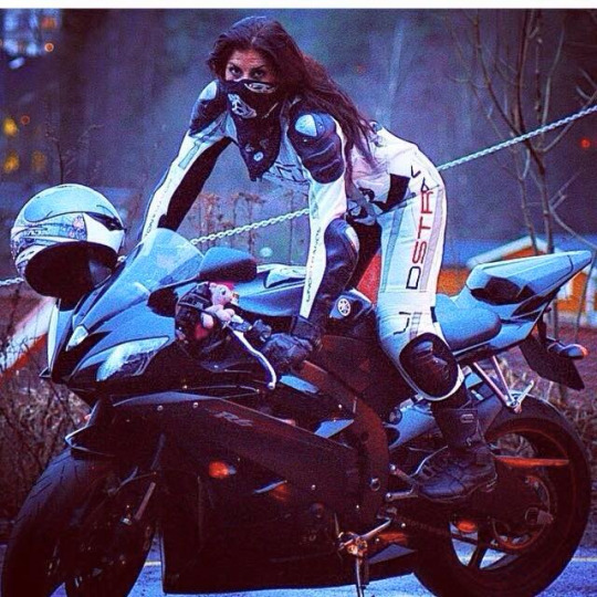 motorbike girl bandit