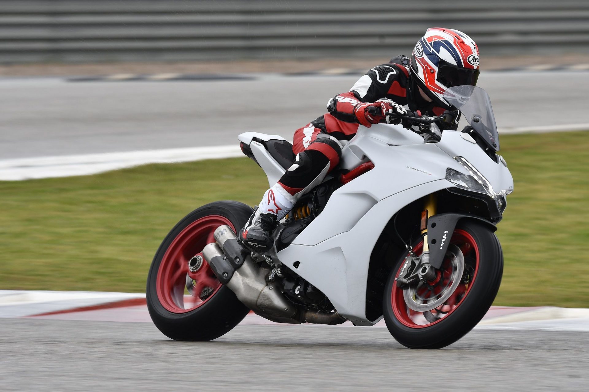 Ducati Supersport S 2020 1