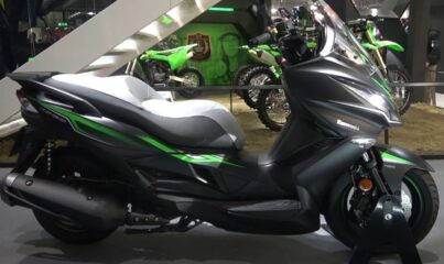 Kawasaki J300 2020