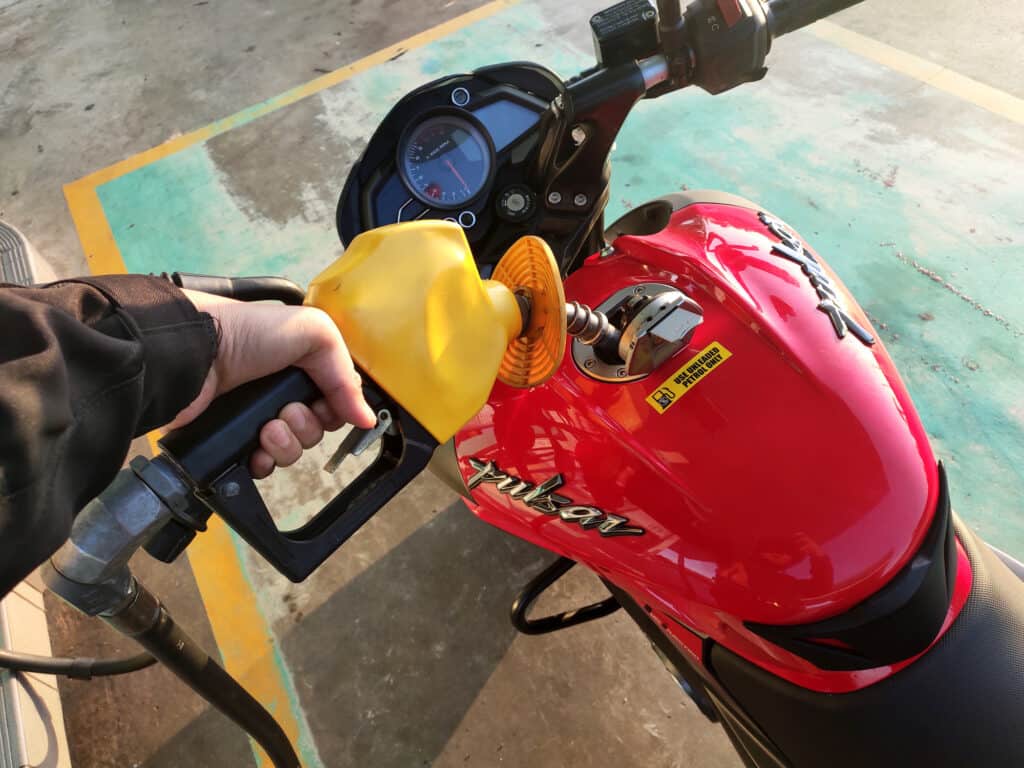 motosiklet benzini