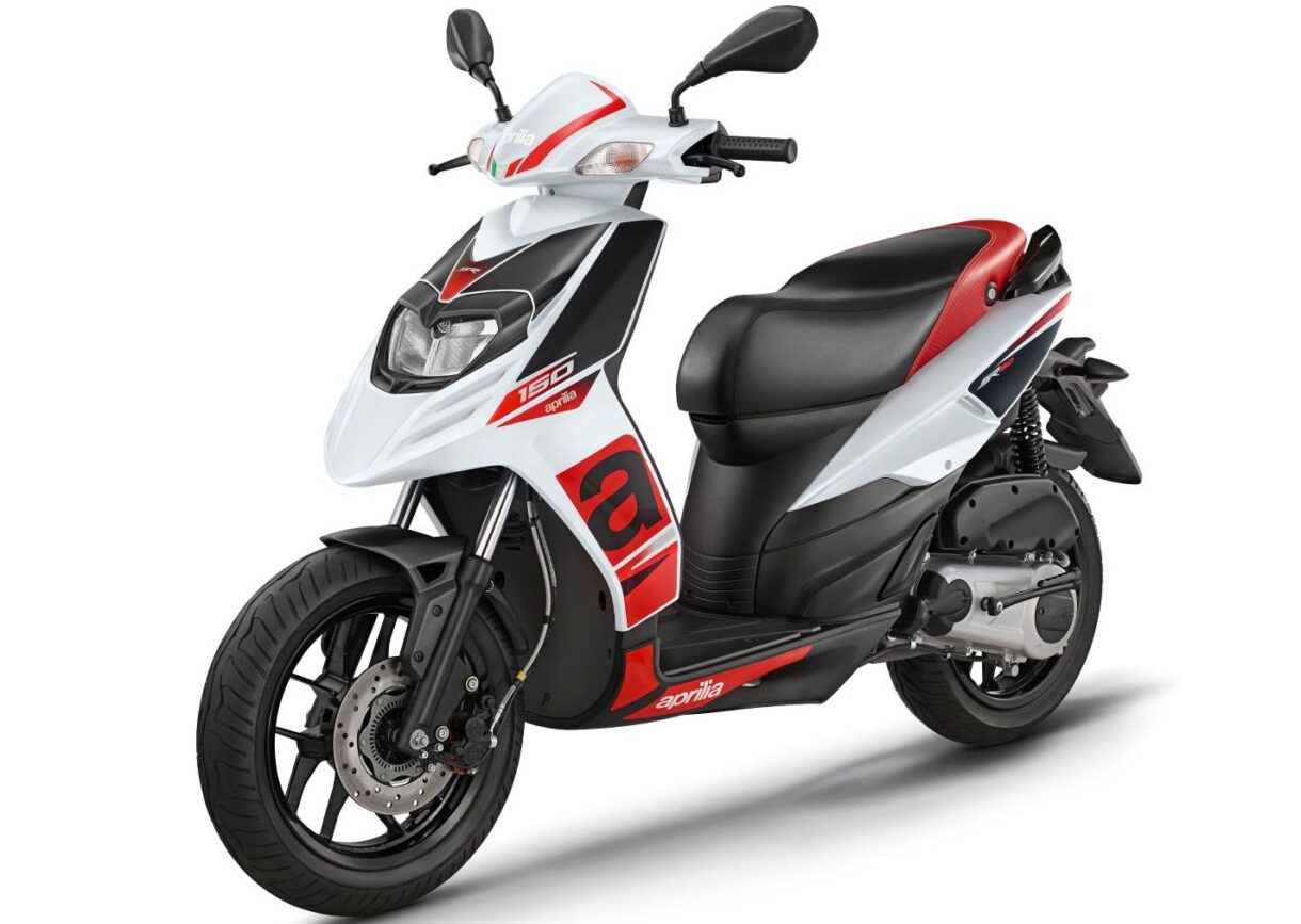 aprilia sr 160 in white color 2