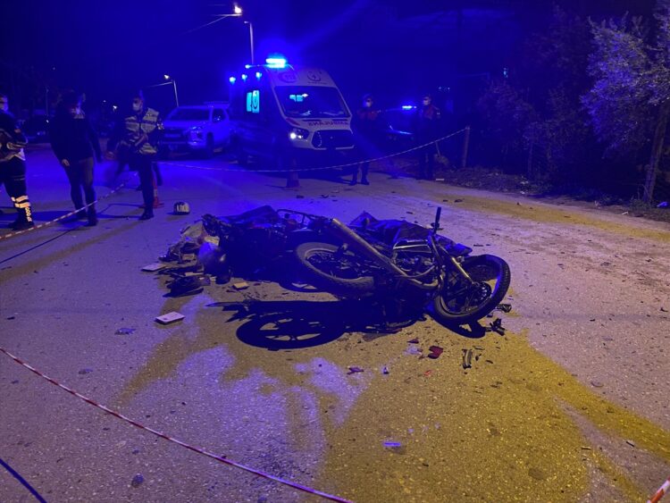 2 motosikletli öldü
