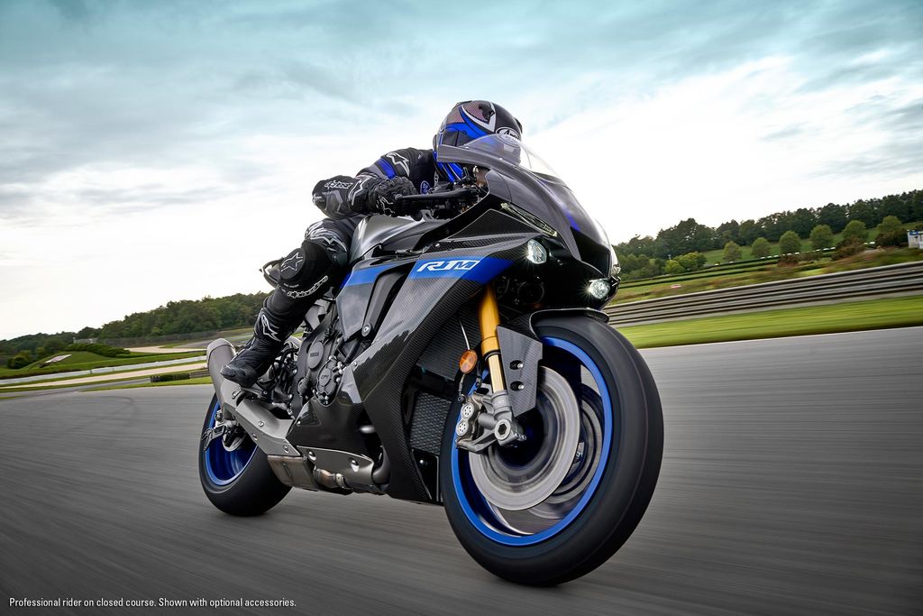 2022 Yamaha R1M | Motosiklet Sitesi