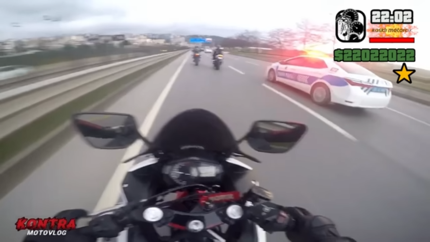 POLİSTEN KAÇAN MOTORCULAR