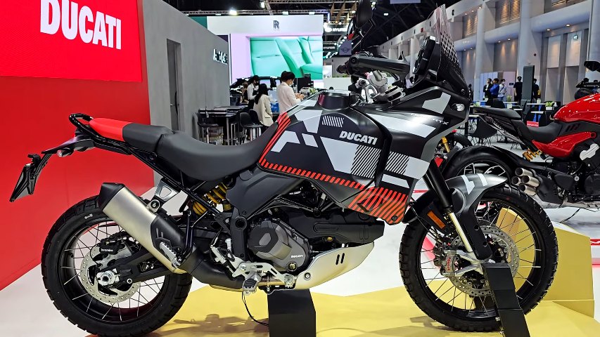 2023 Ducati DESERT X 937 cc