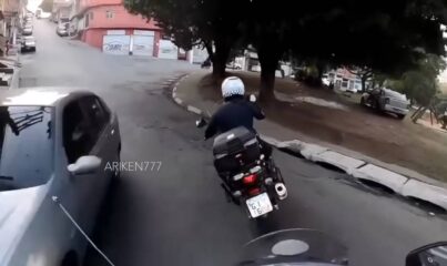 Insane Motorcycle Police Chase