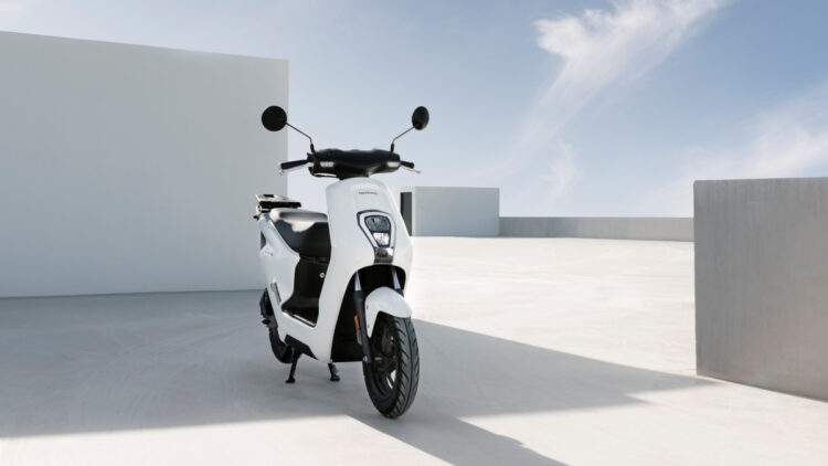 Honda, 2025 yılına kadar 10 elektrikli motosikleti piyasaya sürecek