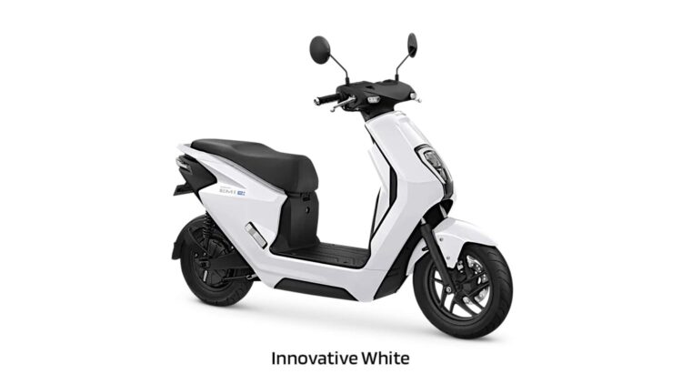 Honda EM1 e: Değiştirilebilir Pillere Sahip Elektrikli Scooter