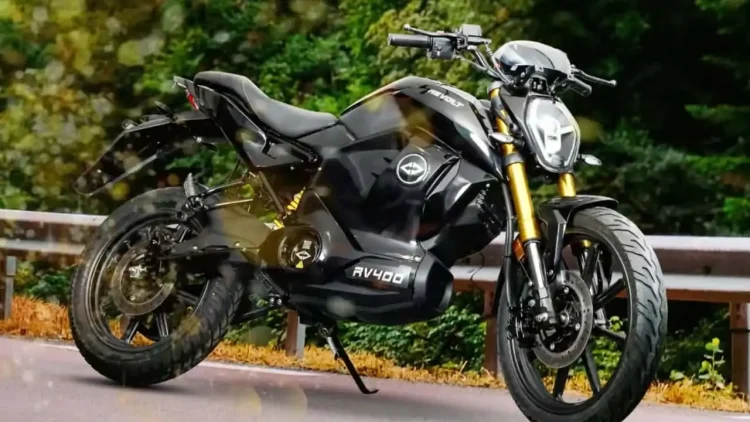 En Ucuz Elektrikli Motosiklet, Revolt RV400 Stealth Black Piyasaya Sürüldü