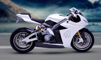 Touring İçin En İyi 10 Elektrikli Motosiklet - Lightning Strike R