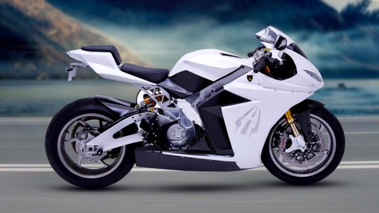 Touring İçin En İyi 10 Elektrikli Motosiklet - Lightning Strike R